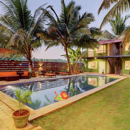 Treebo Morjim Banyan Resort Exterior photo