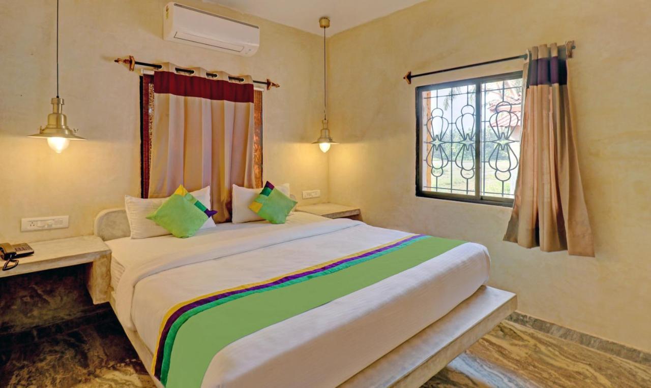 Treebo Morjim Banyan Resort Exterior photo