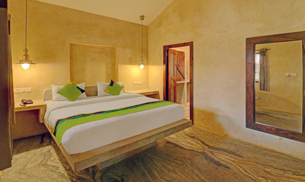 Treebo Morjim Banyan Resort Exterior photo