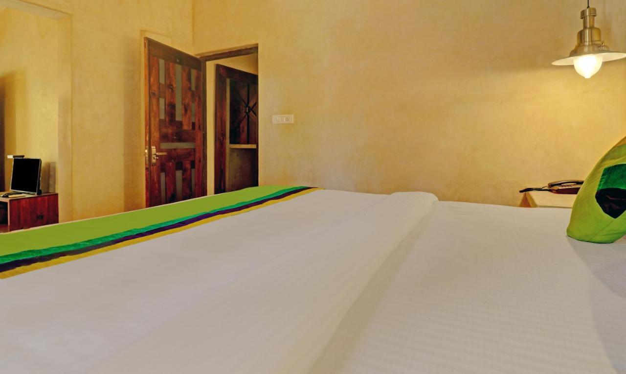 Treebo Morjim Banyan Resort Exterior photo
