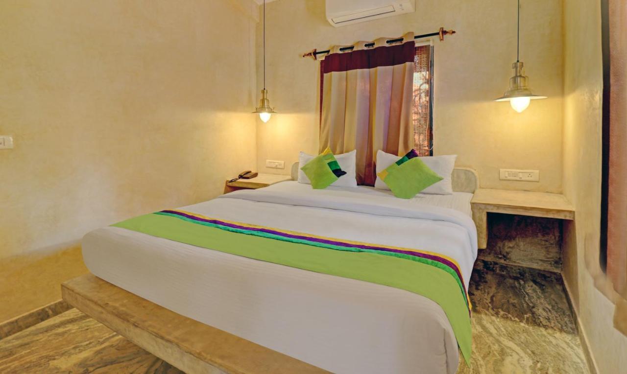 Treebo Morjim Banyan Resort Exterior photo